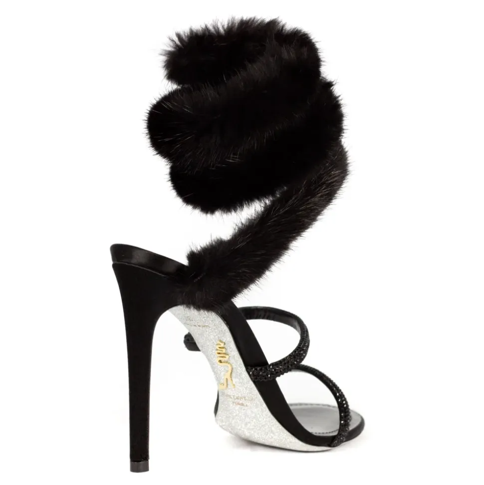 Schwarze Satinsandalen mit Pelzdetail