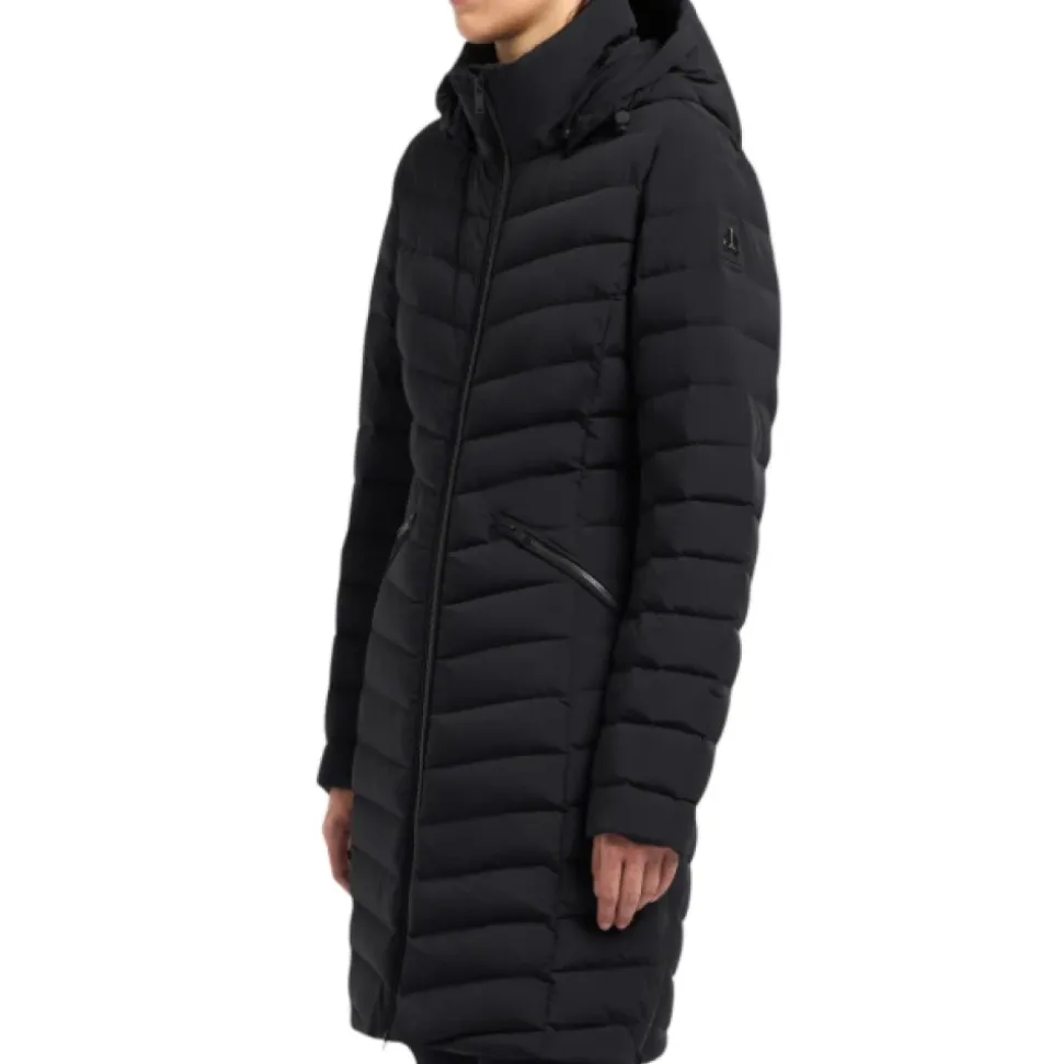 Schwarzer Wintermantel