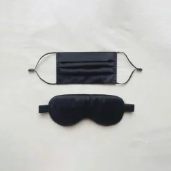 Schwarzes Top mit Schlafmasken-Set