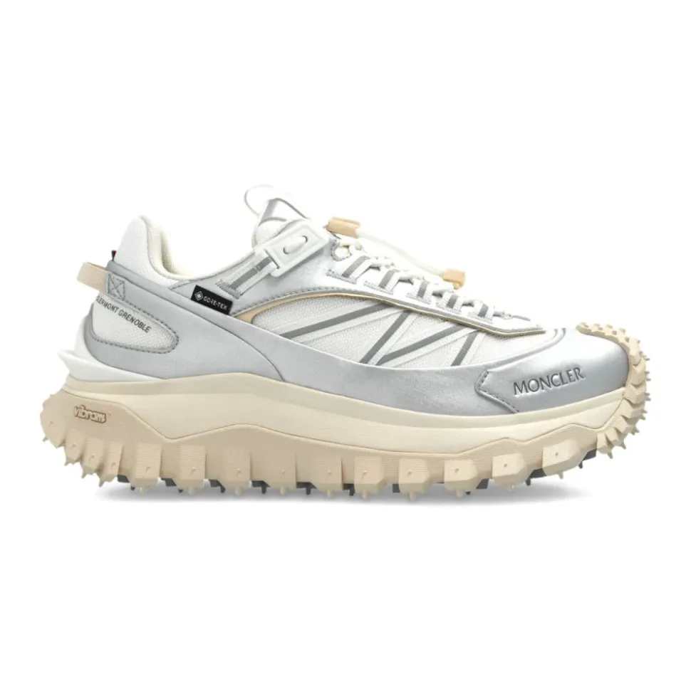 Silberne Sneakers für Frauen