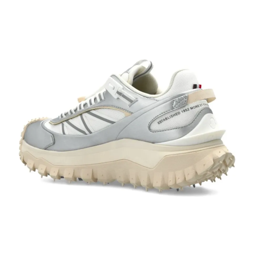 Silberne Sneakers für Frauen