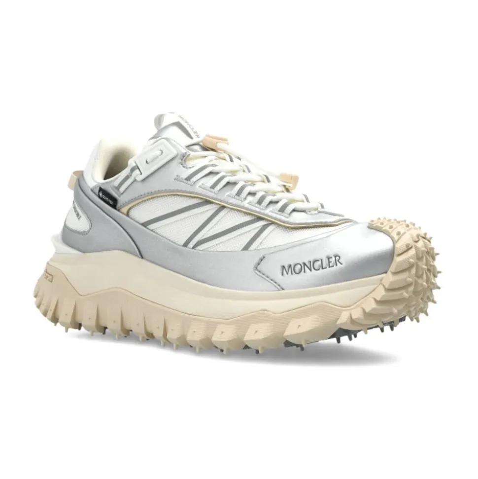 Silberne Sneakers für Frauen