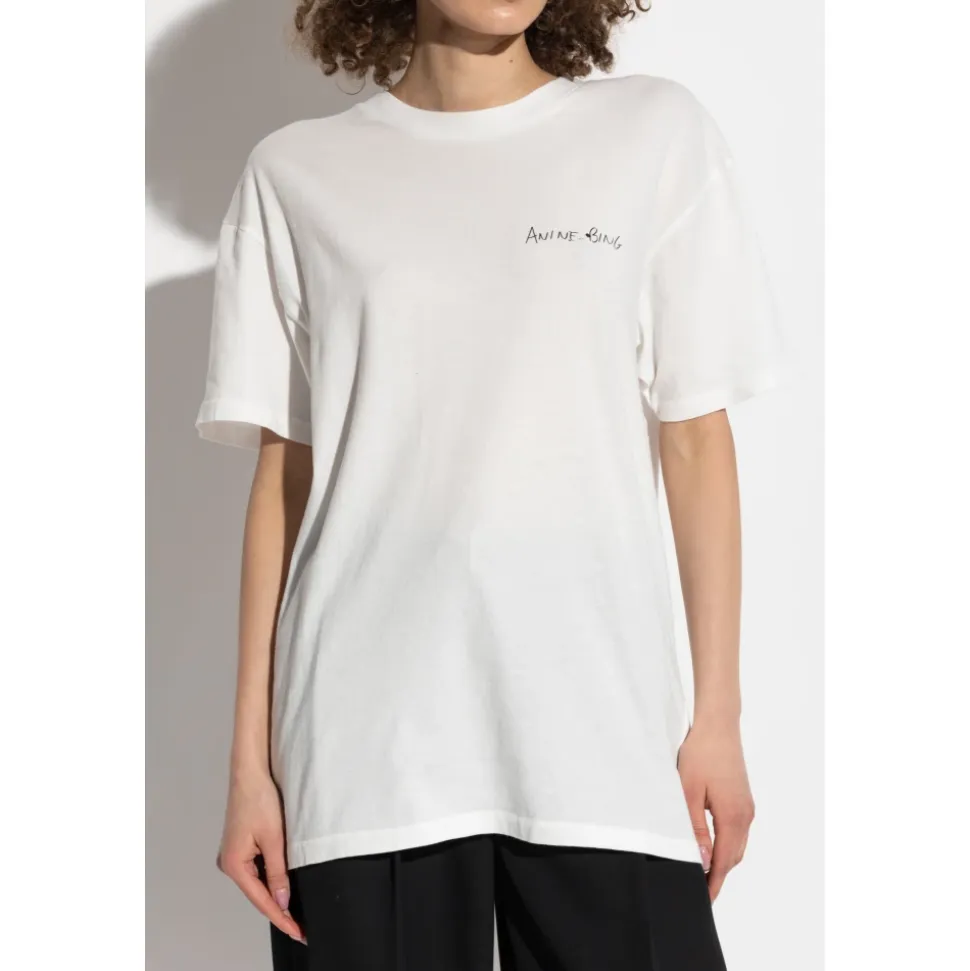 Walker Tee Lyrics