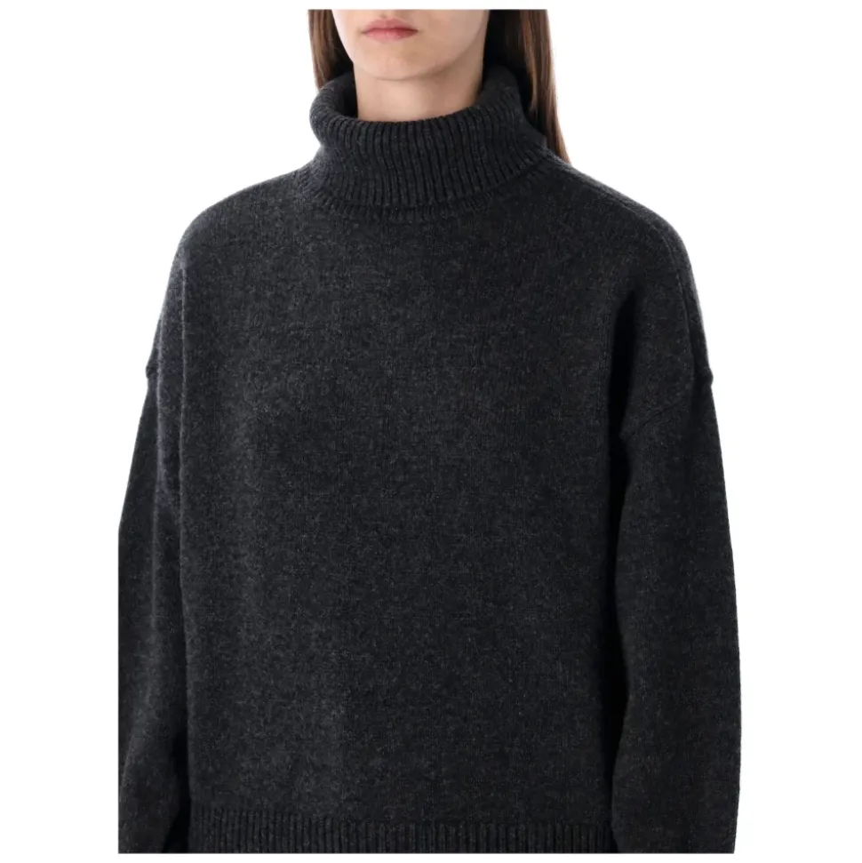 Wollpullover mit hohem Kragen